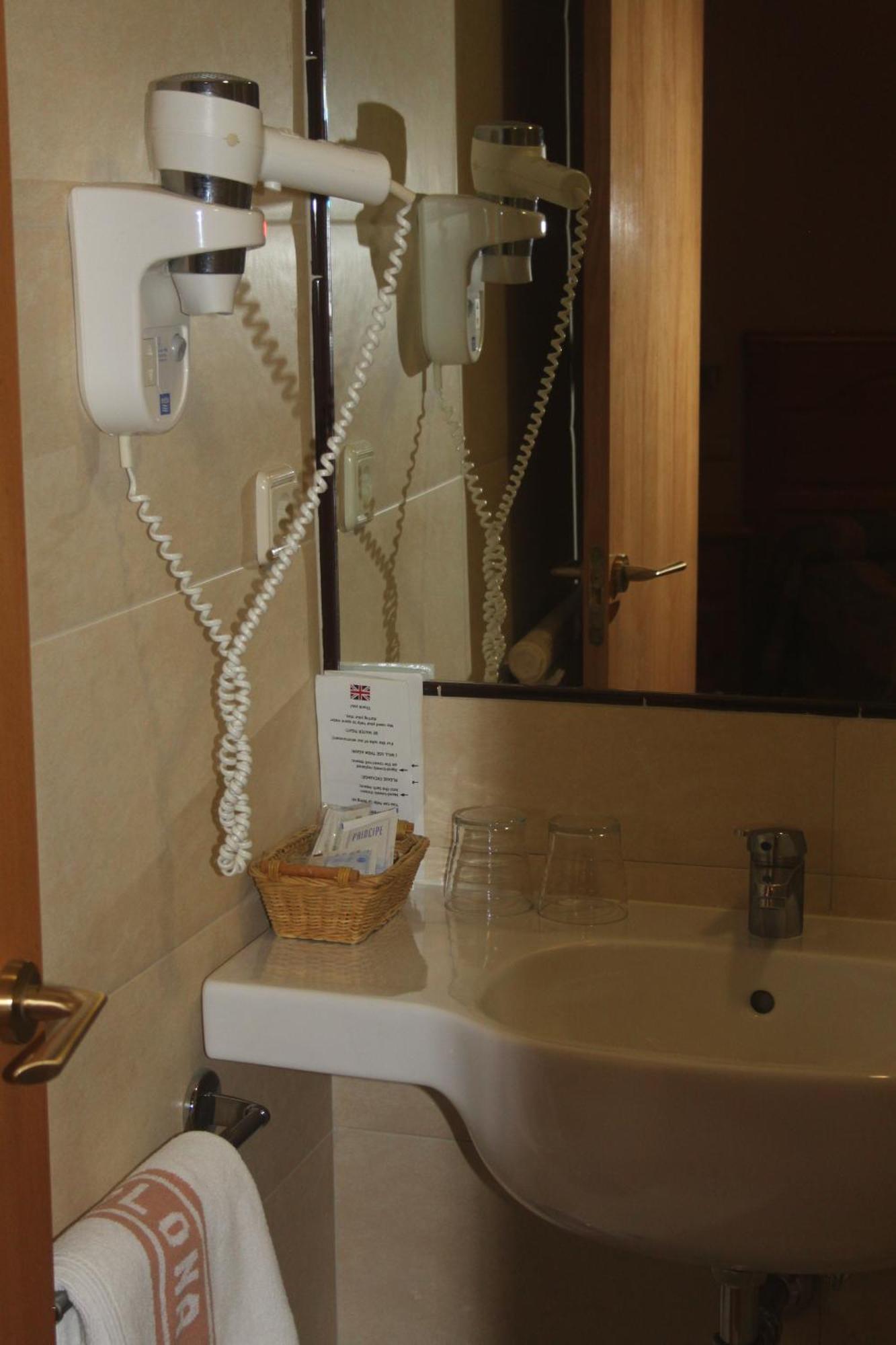 Hotel Alda Centro Pamplona Zimmer foto